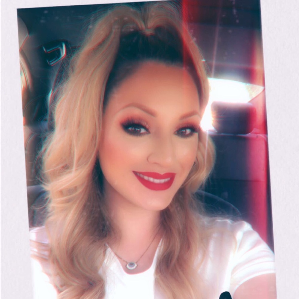 Meet your Posher, Lucy